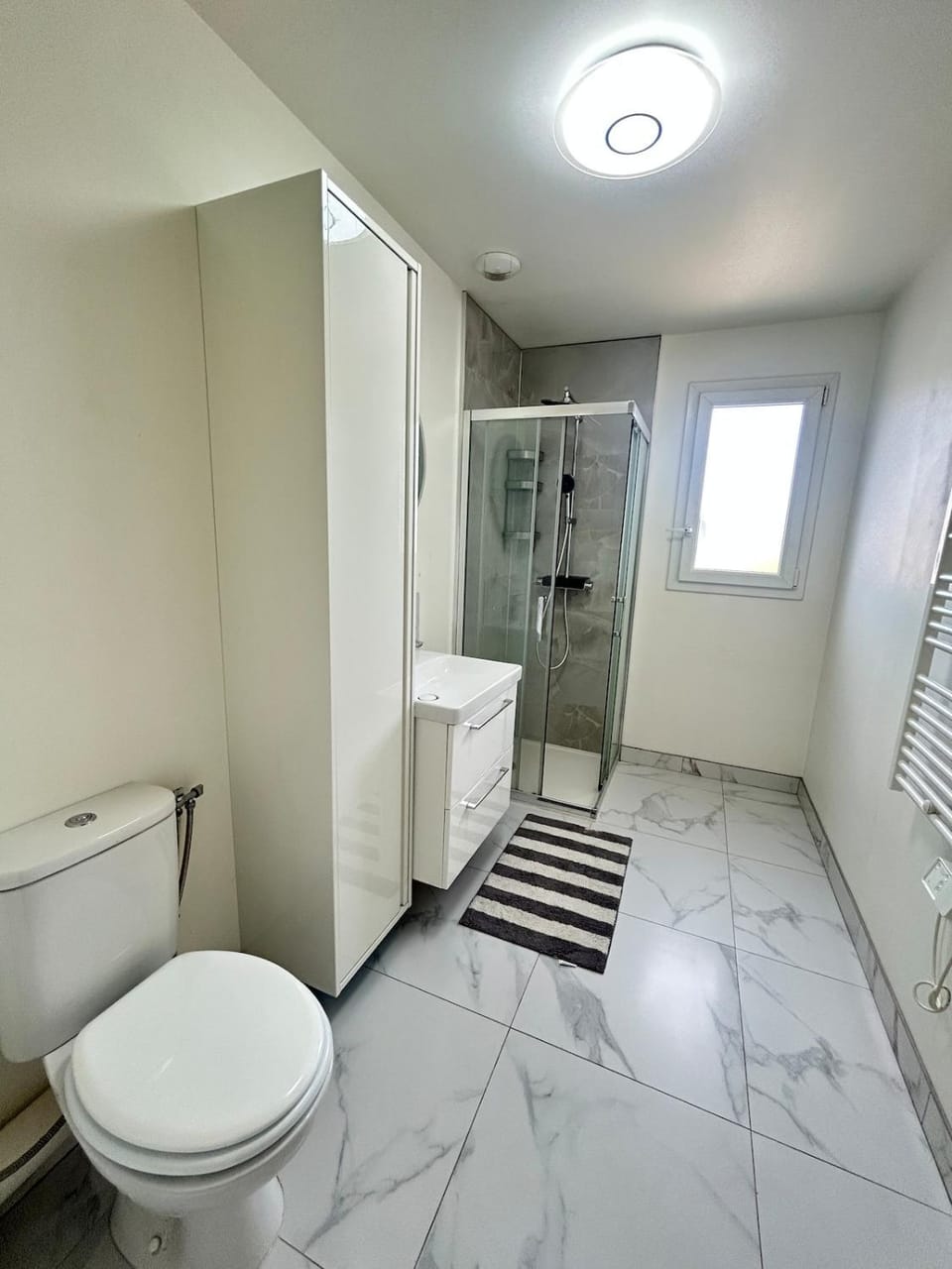 Maison 8 pers - 4 Chambres - Jardin - Parking Privé & Gratuit - Paris Direct - Gare à 5min House in Noisy-le-Grand
