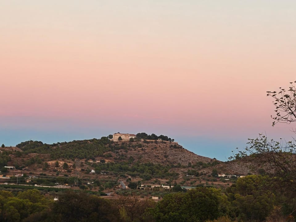 Mountain Resort, Chalets A,B, 80m2 Super Pool, Forest Hiking Nature lodge in Valencian Community