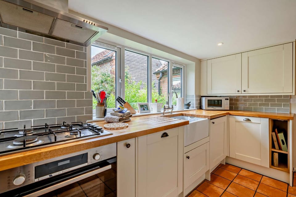 Kitchen or kitchenette, stove