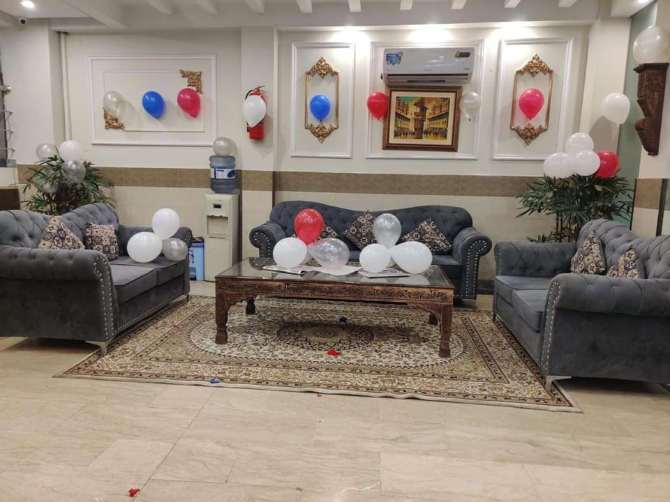 Living room, Seating area