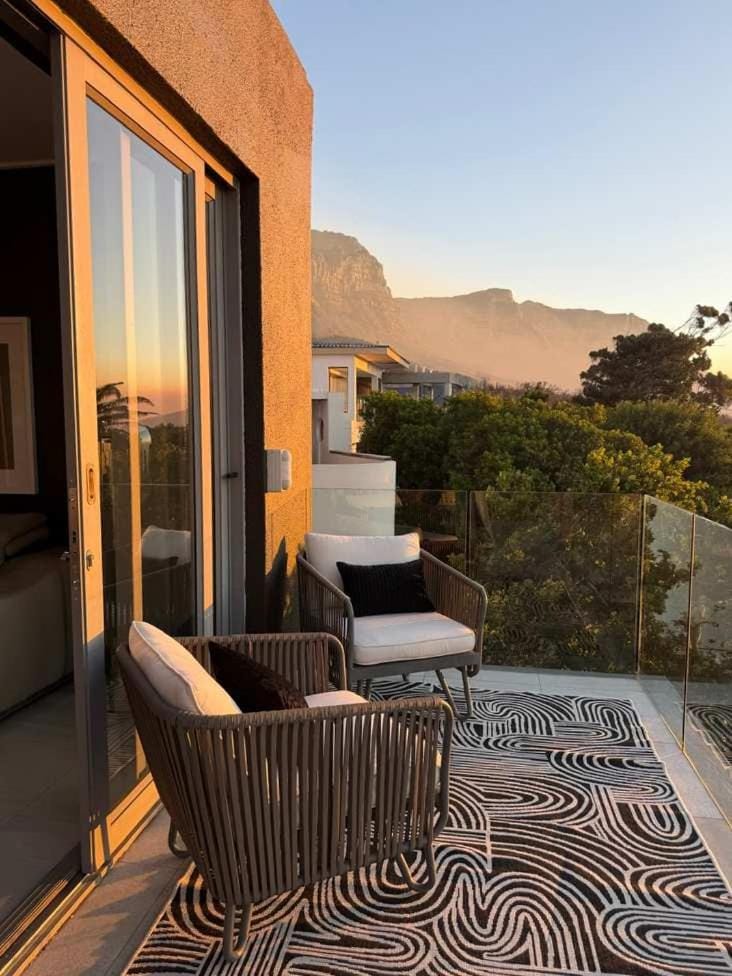Ottawa Grand Camps Bay - 18 Sleeper Pool Views House in Cape Town