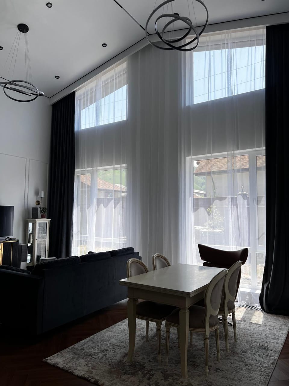 TV and multimedia, Living room, Seating area, Dining area