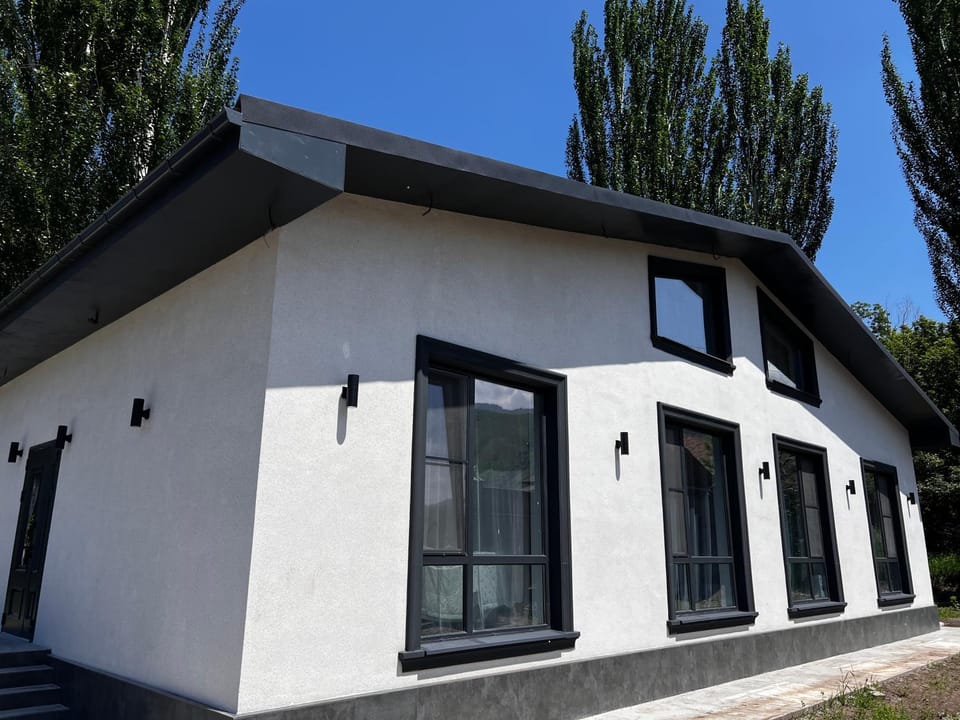 Property building, Day