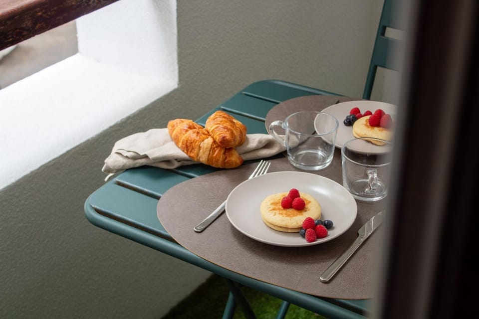 Coastal 2BR Near Metro with AC by LovelyStay Apartment in Matosinhos
