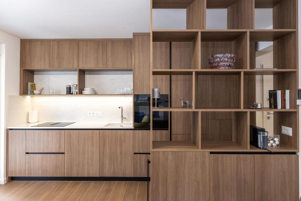 Coffee/tea facilities, Kitchen or kitchenette, minibar, stove