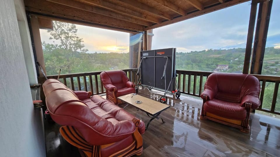 Cabana Cucului - În vârf pe deal Rediu,Iasi Chalet in Romania