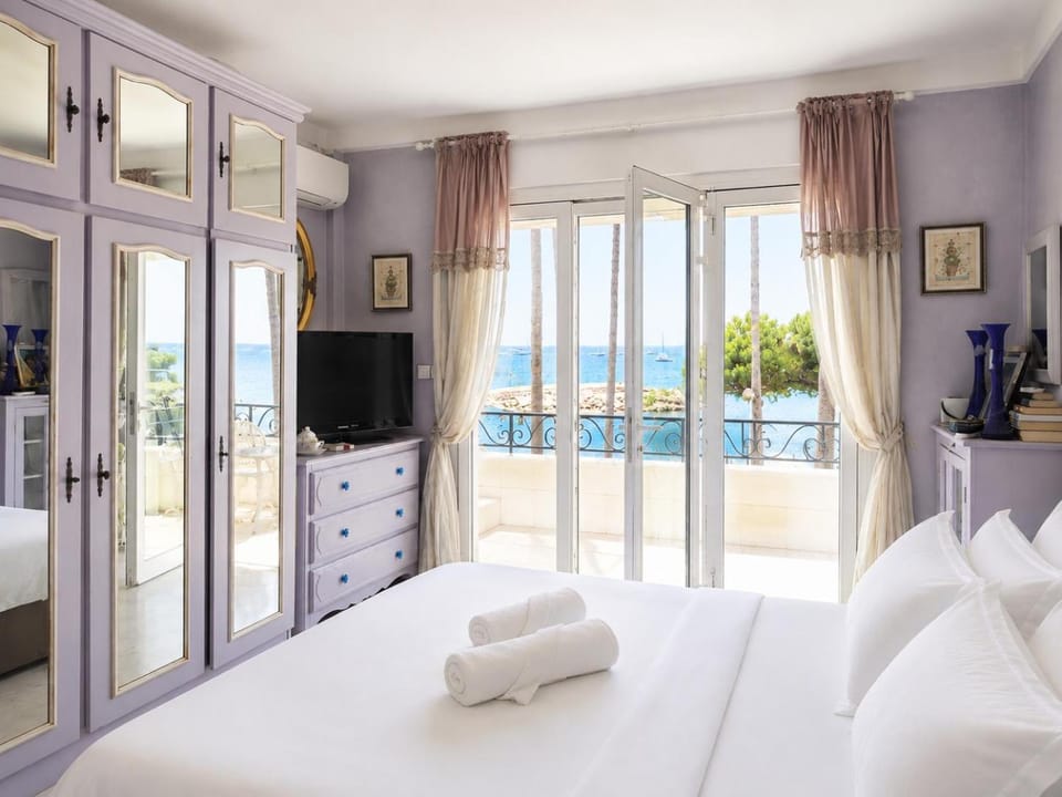 Luxury Sea View Apartment La Croisette Sweet Accommodation Apartment in Cannes