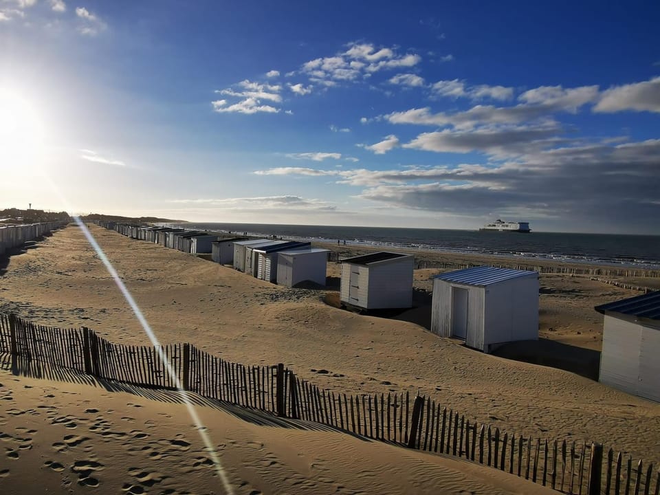Beautiful 6 bedroom house - close beach House in Calais