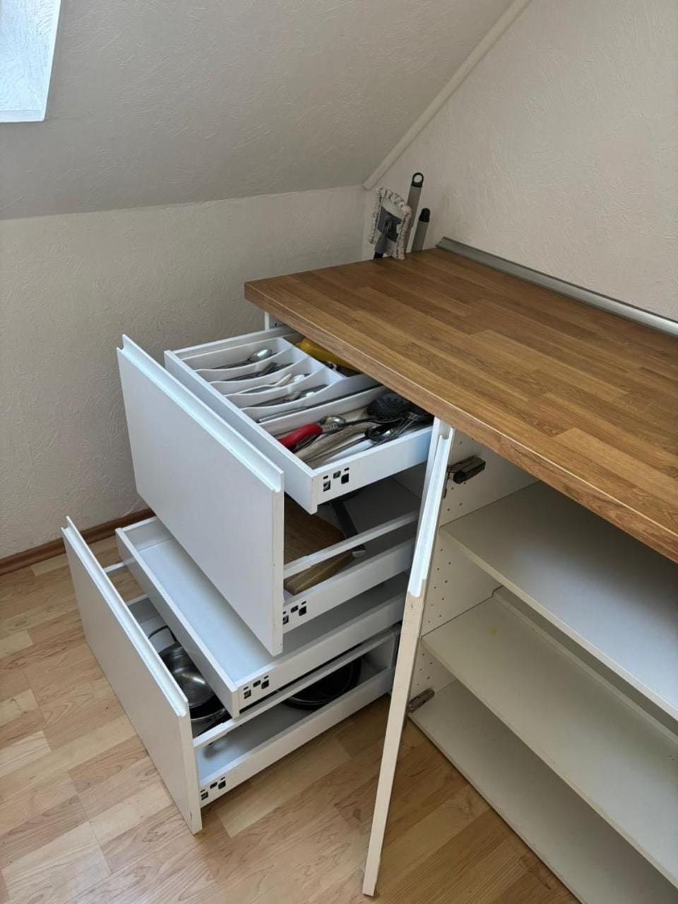 Family Home in Krefeld with 2 Bedrooms, Free Parking Apartment in Krefeld