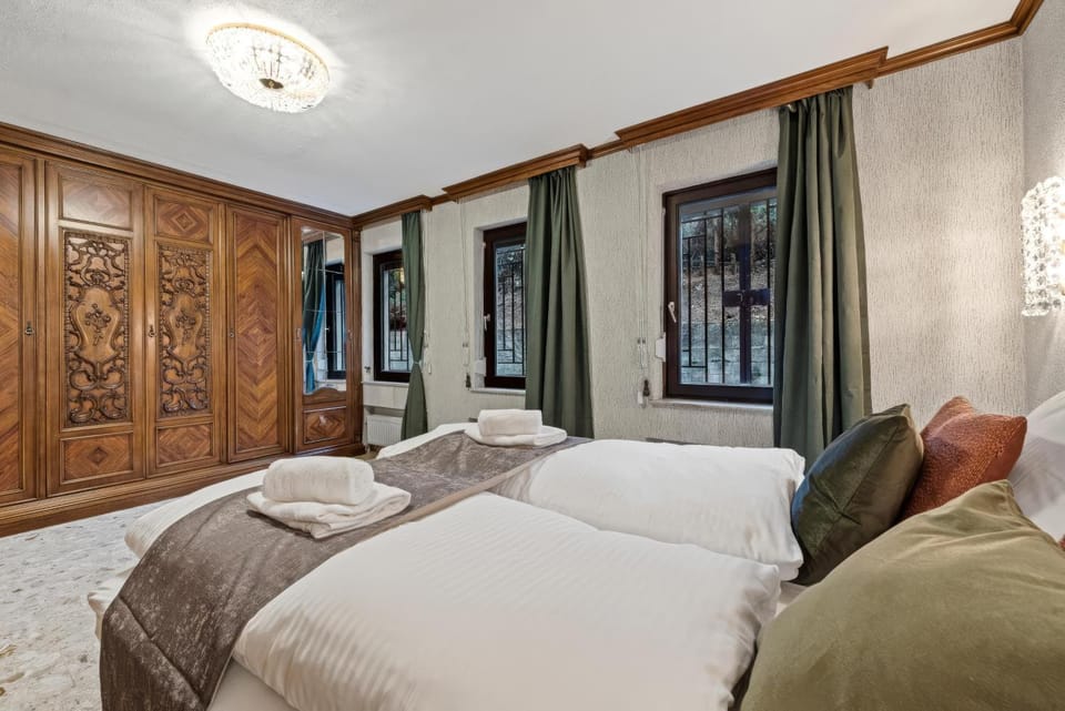 Bed, Photo of the whole room, Bedroom, towels, wardrobe