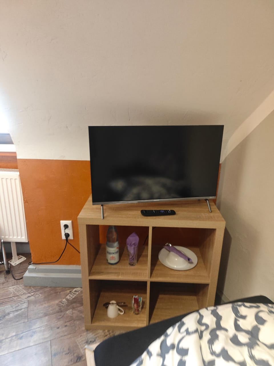 Bed, TV and multimedia, Photo of the whole room, Evening entertainment, Bedroom