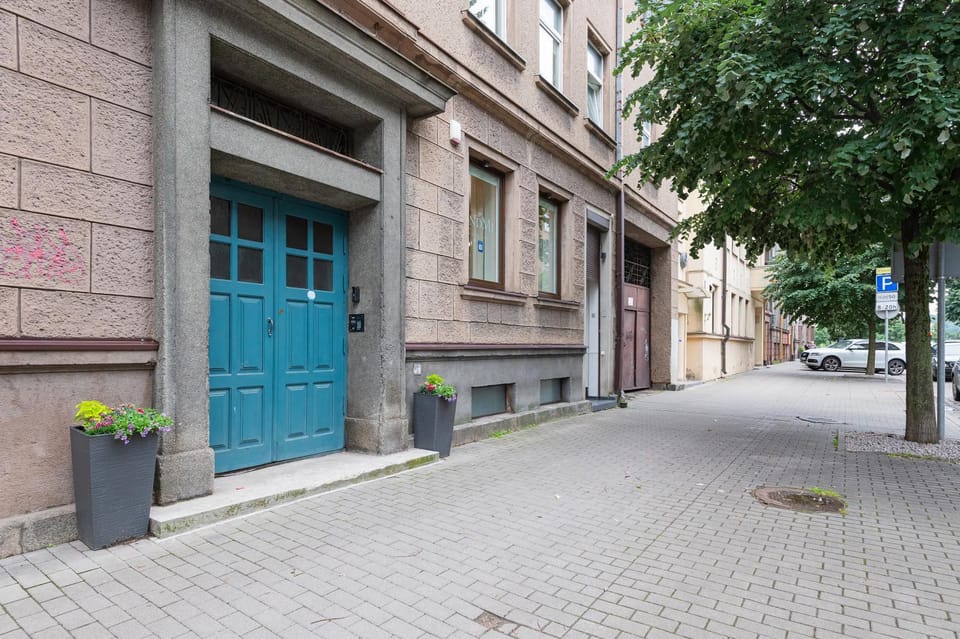 Property building, Day, Neighbourhood, Street view