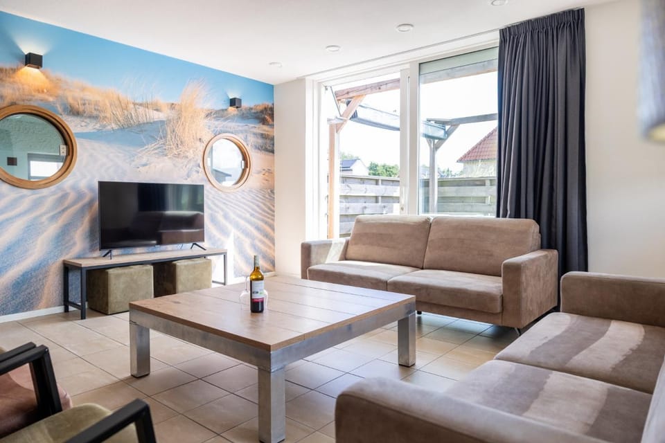 Familieboerderij met privé binnenzwembad en sauna | 10 personen House in Friesland, Netherlands