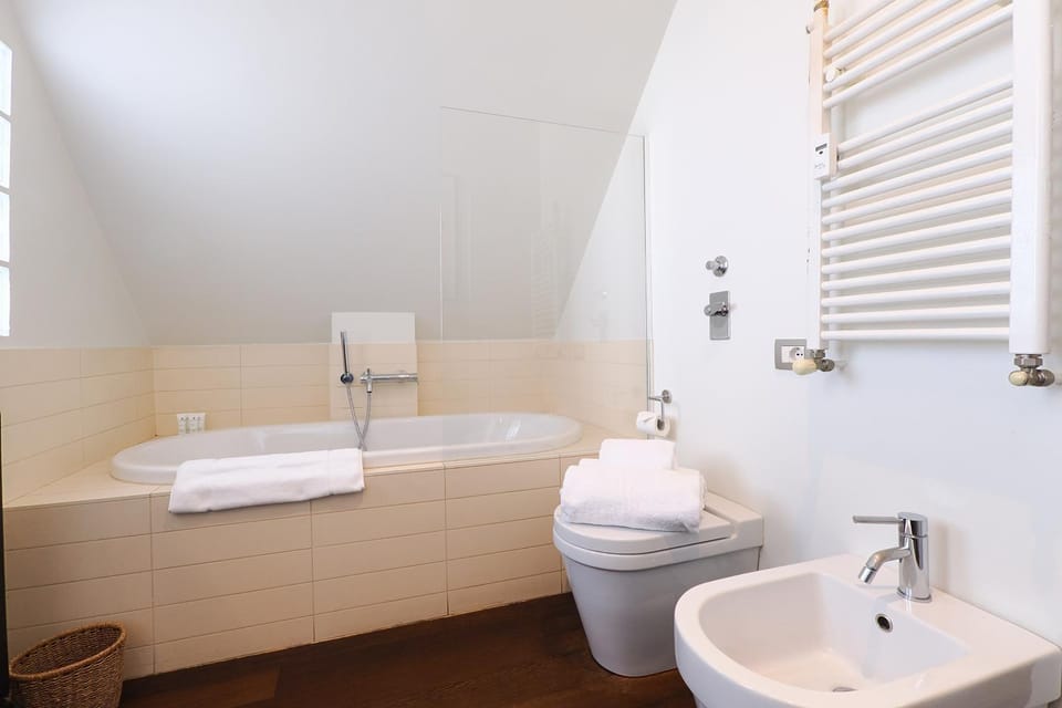 Toilet, Bathroom, bidet, towels