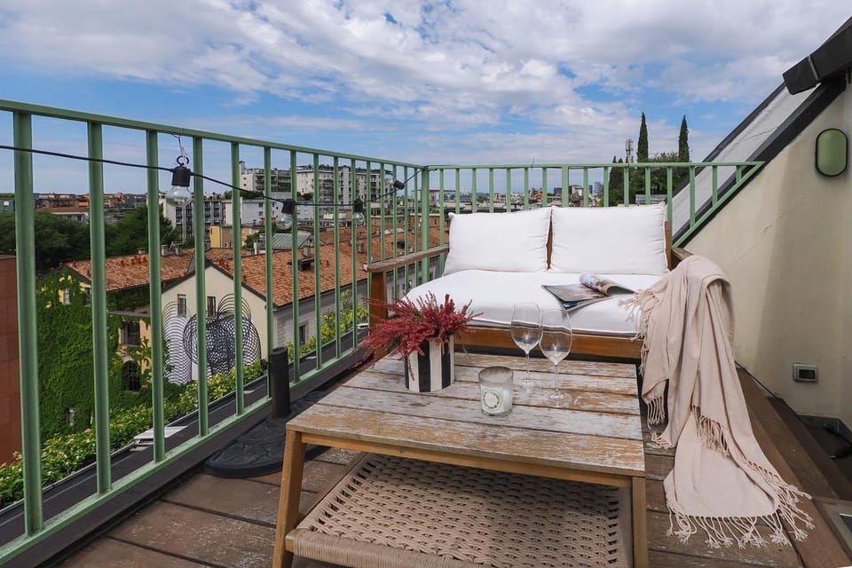 Balcony/Terrace, Balcony/Terrace