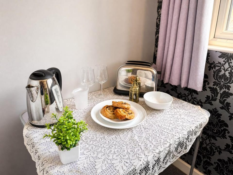 High View En-Suite I Egham Station 5 minutes Vacation rental in Egham
