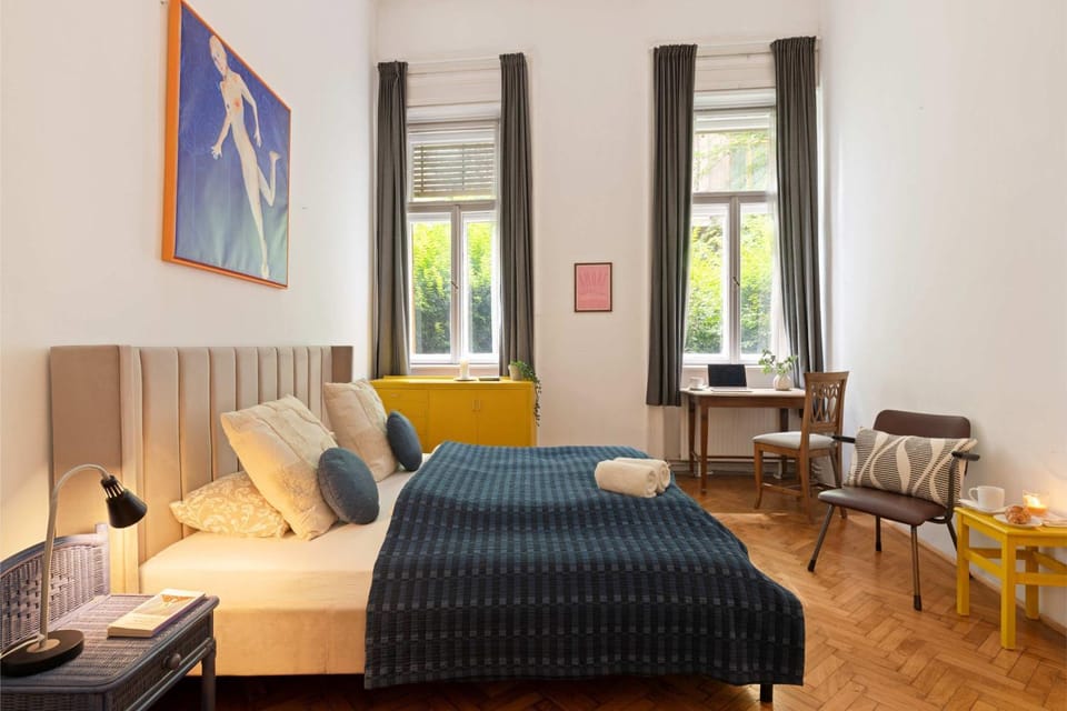 Art-Filled 2BR Near Synagogue Leafy Garden Views Apartment in Budapest