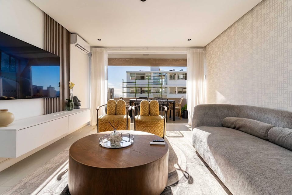 Bantry Bay Alanda - Modern Apt with Sea Views Apartment in Sea Point