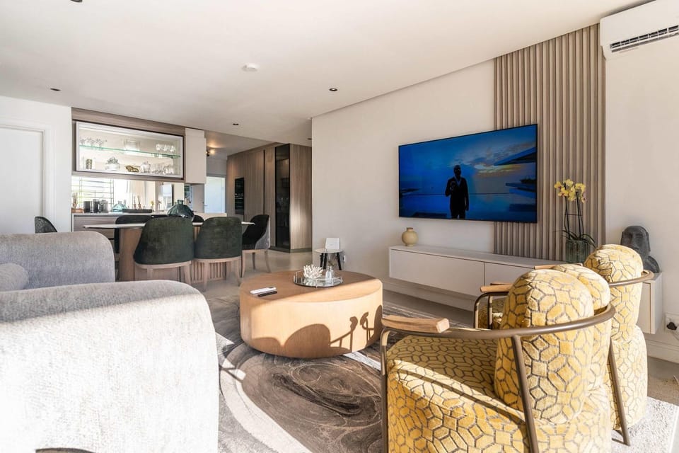 Bantry Bay Alanda - Modern Apt with Sea Views Apartment in Sea Point
