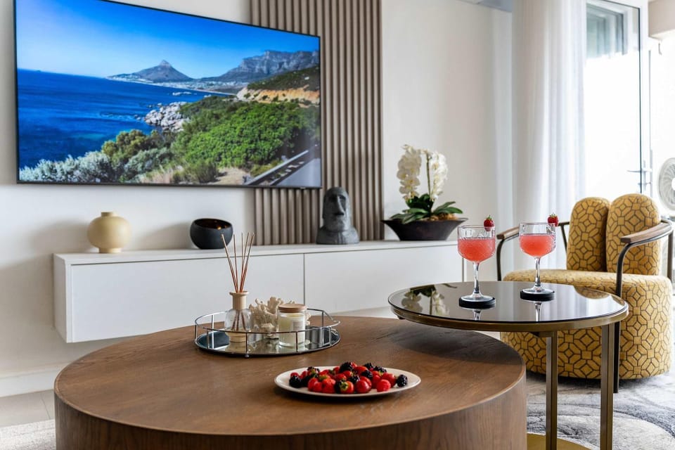 Bantry Bay Alanda - Modern Apt with Sea Views Apartment in Sea Point