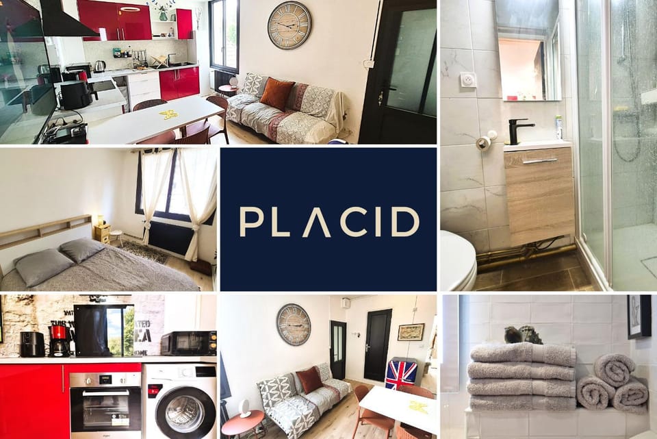 Property logo or sign, Kitchen or kitchenette, Bedroom, towels