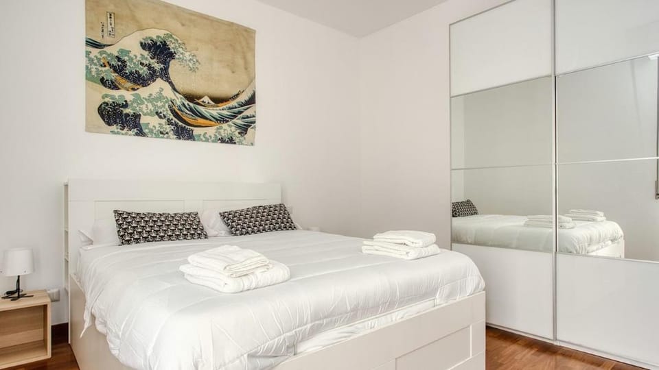 Bed, Photo of the whole room, Bedroom, towels, wardrobe