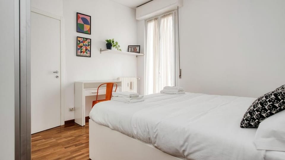 Bed, Photo of the whole room, Bedroom, towels, wardrobe