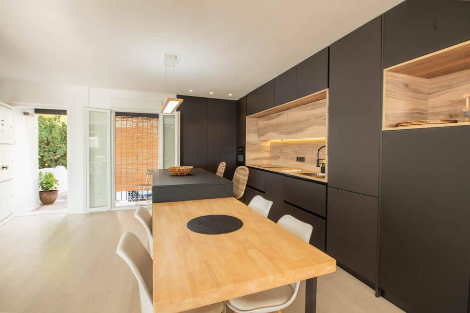 Property building, Kitchen or kitchenette, Living room