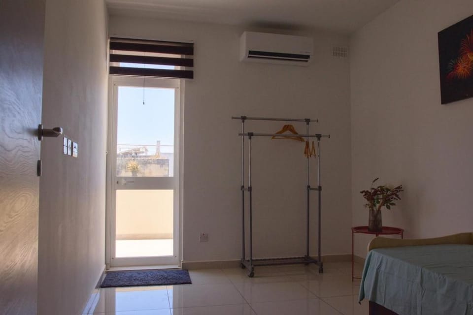 Bedroom, air conditioner