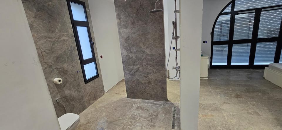 Bathroom, Photo of the whole room