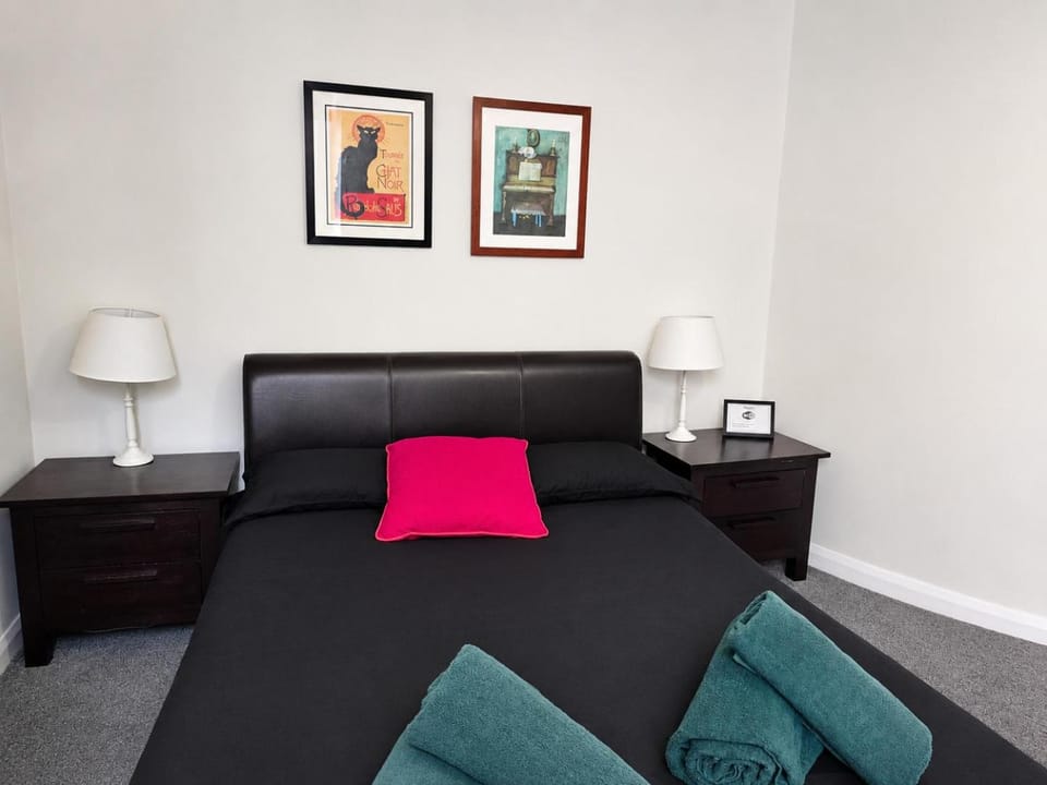 City Centre Apartment - Sunshine on Leith Street Apartment in Edinburgh