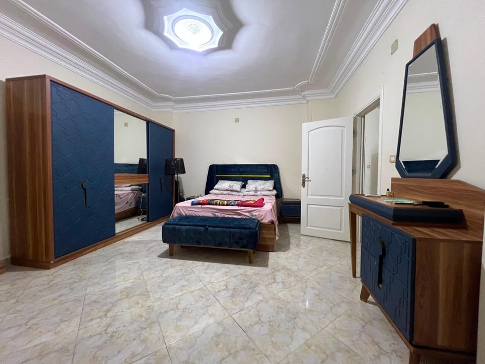 1st floor ready home apartment, 5 mins drive from bus station Apartment in Egypt