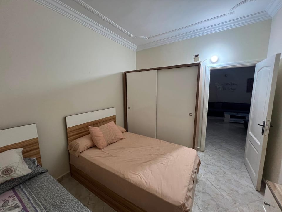 1st floor ready home apartment, 5 mins drive from bus station Apartment in Egypt