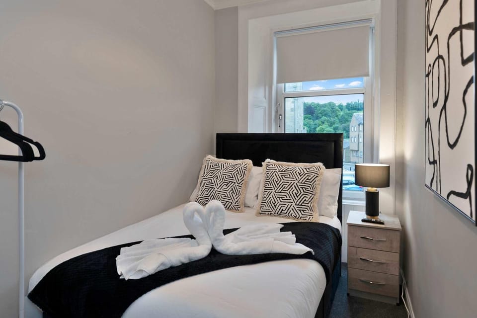 Free Parking - Self Check-In - Long Stays Welcome House in Hawick