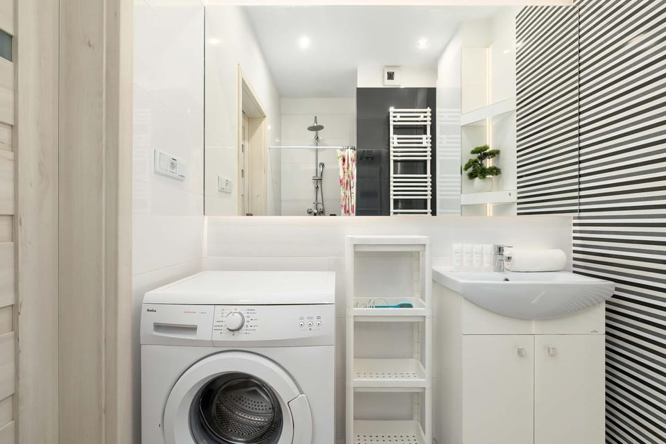 Bathroom, washing machine