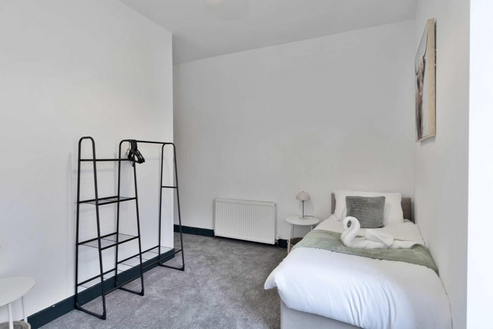 Contractor-Friendly - Hawick - Free Parking - 2BR House in Hawick