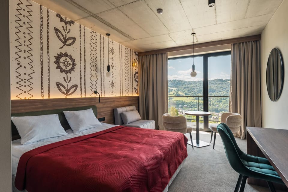 Bed, Photo of the whole room, Mountain view
