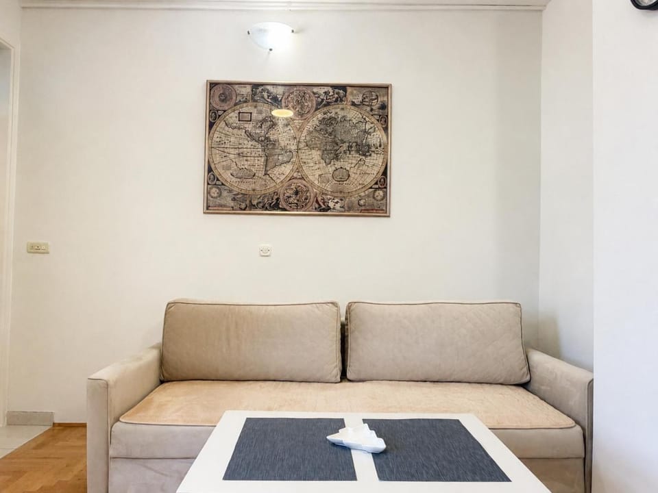 Living room, Photo of the whole room, Seating area