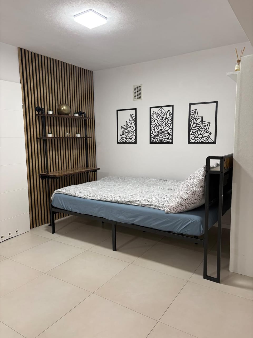 Stylish Studio for 6 Near Kazimierz & Old Town Apartment in Krakow