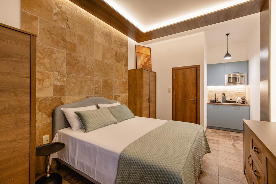 Bed, Kitchen or kitchenette, Photo of the whole room, wardrobe