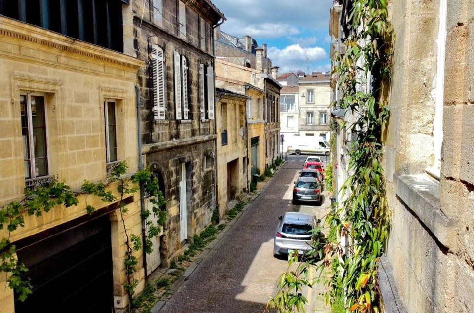 Duplex calme 3 chambres aux Chartrons - 6 couchages Apartment in Bordeaux