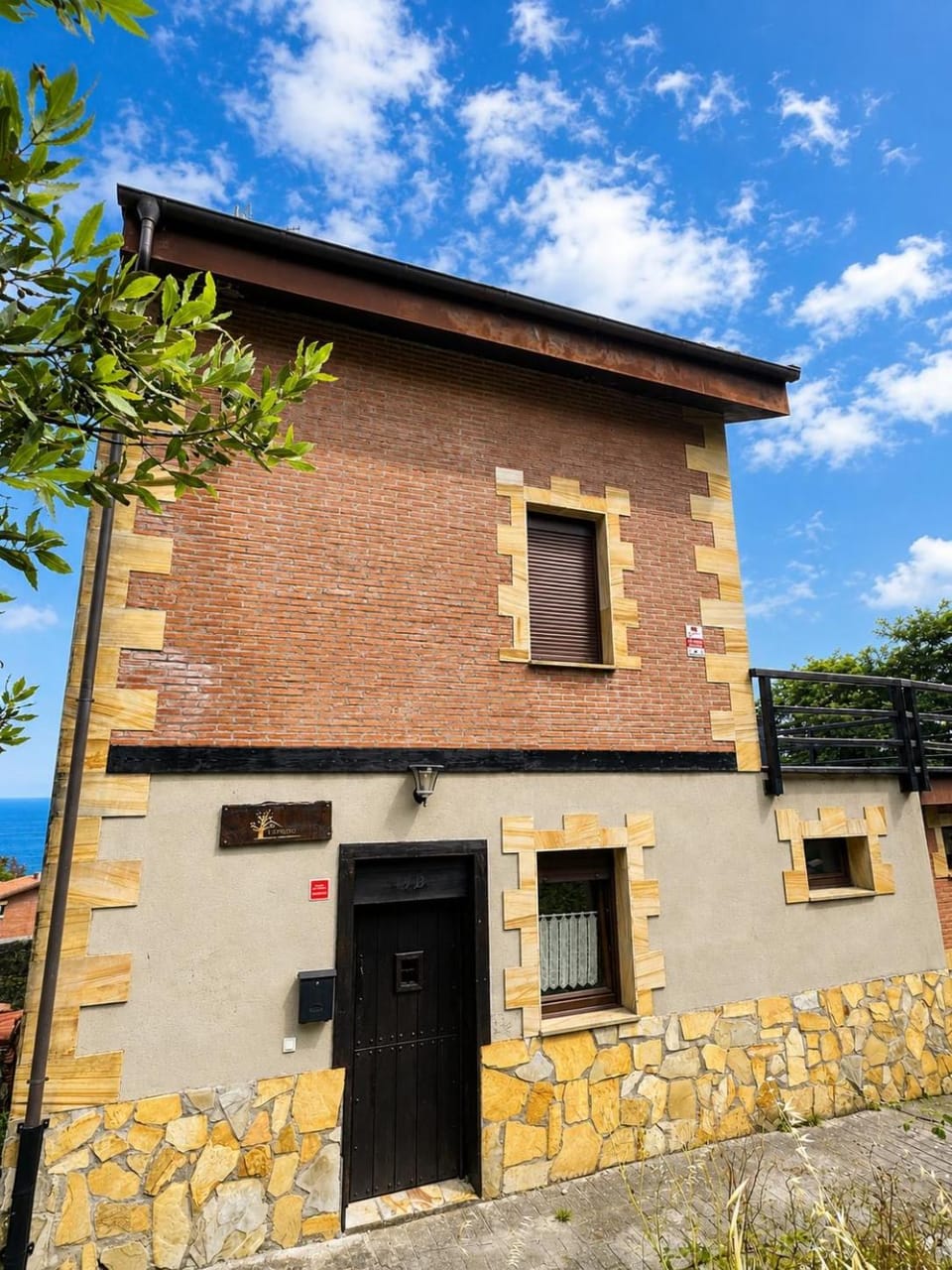 Casa El Peñuco - New villa between the sea and the mountains House in Cantabria