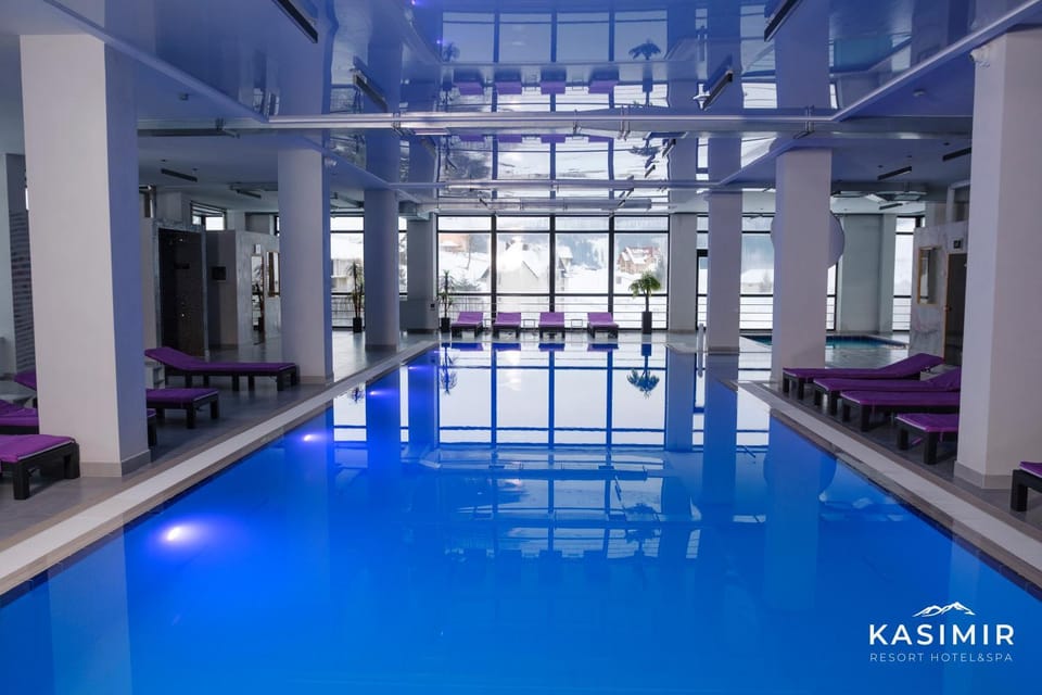 Pool view, Swimming pool