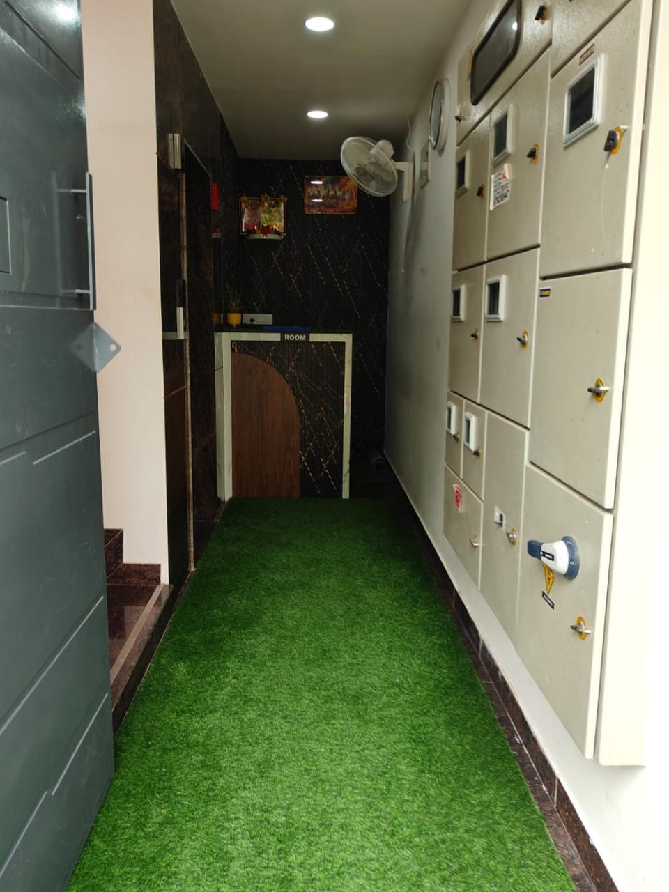 Lobby or reception, wardrobe