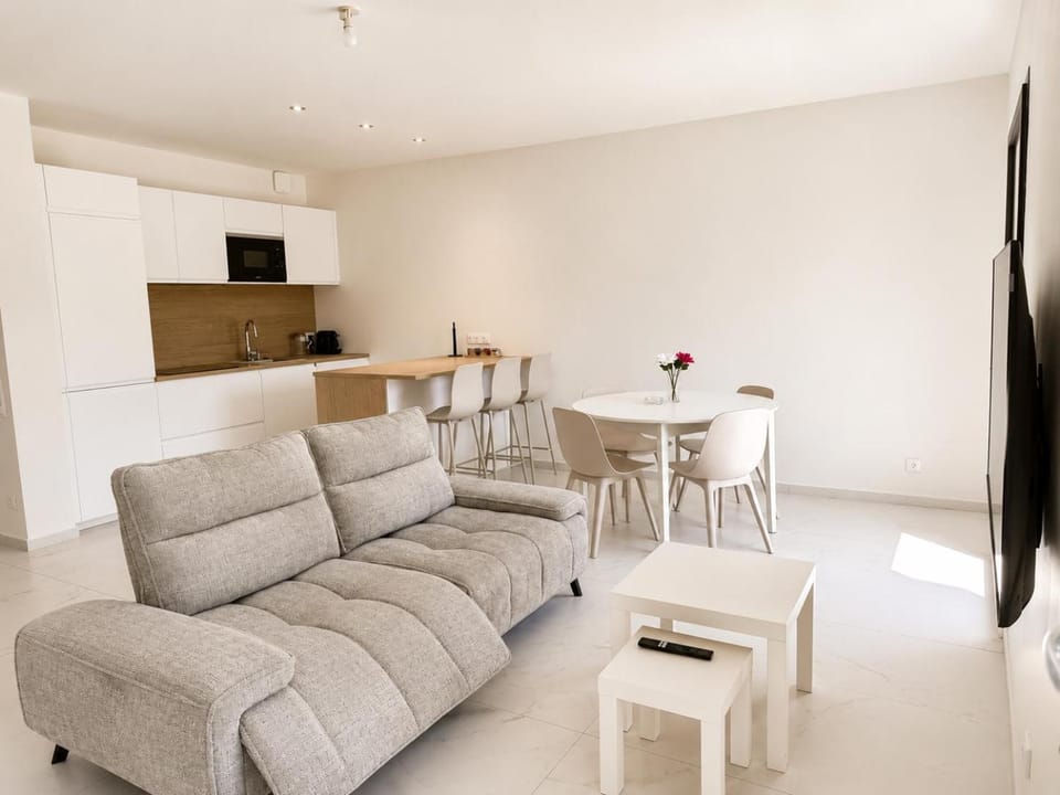 Living room, Dining area, kitchen