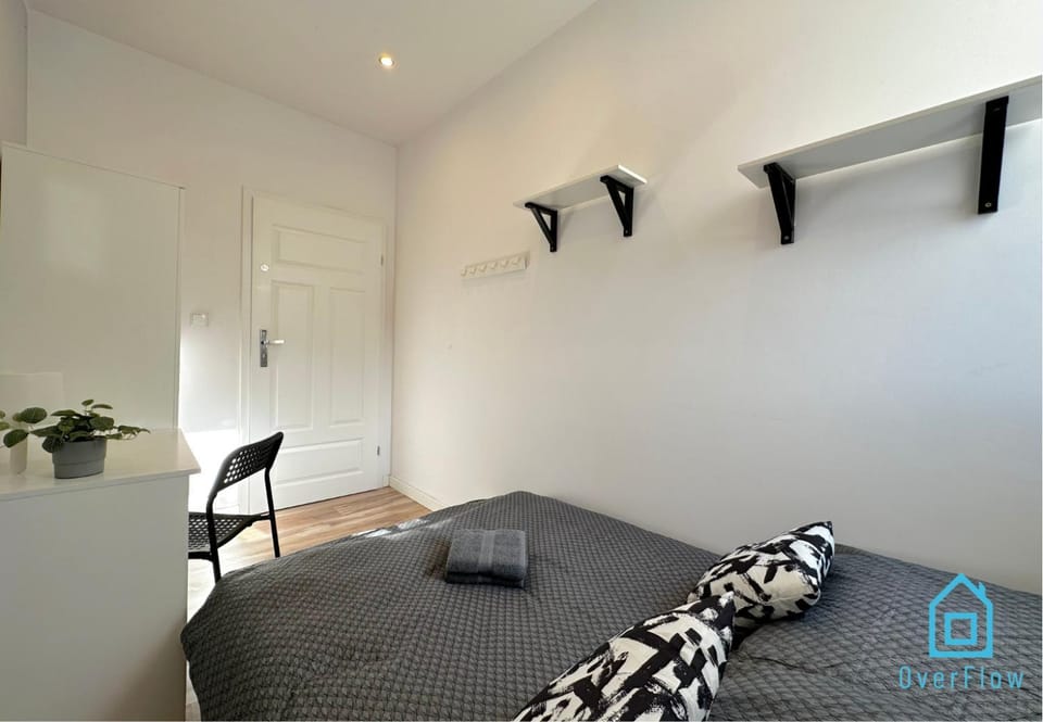 Cracov Room - Peaceful Retreat, 10 Minutes to Gdańsk Old Town & Seaside Vacation rental in Gdansk