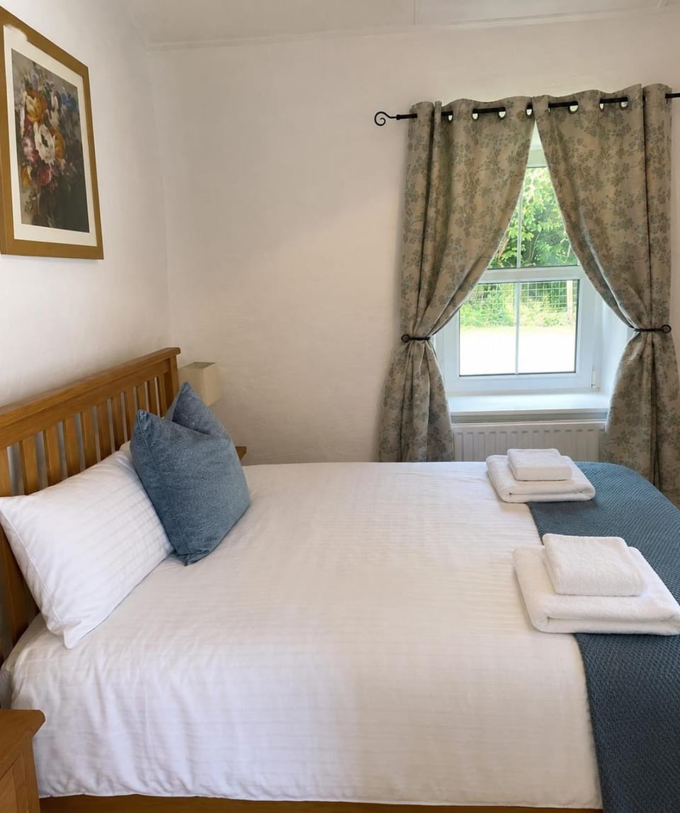 Ballyhist Cottage, superb 2 bedroom Farm Cottage House in Co. Tipperary, Ireland