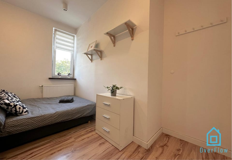 Motlava Room - Peaceful Retreat, 10 Minutes to Gdańsk Old Town & Seaside Vacation rental in Gdansk