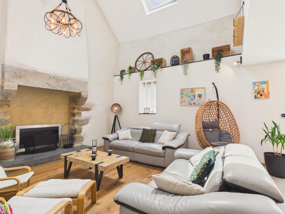 Communal lounge/ TV room, Living room
