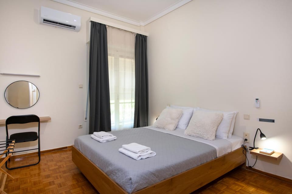 Bed, Photo of the whole room, Bedroom, towels, air conditioner